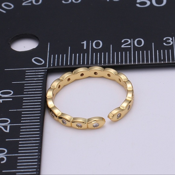 Dainty Cubic Mini Gold Ring - Picture 3 of 4